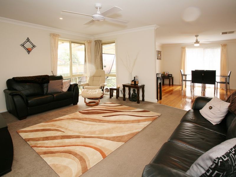 4 Dunoon Street, Mooroolbark VIC 3138