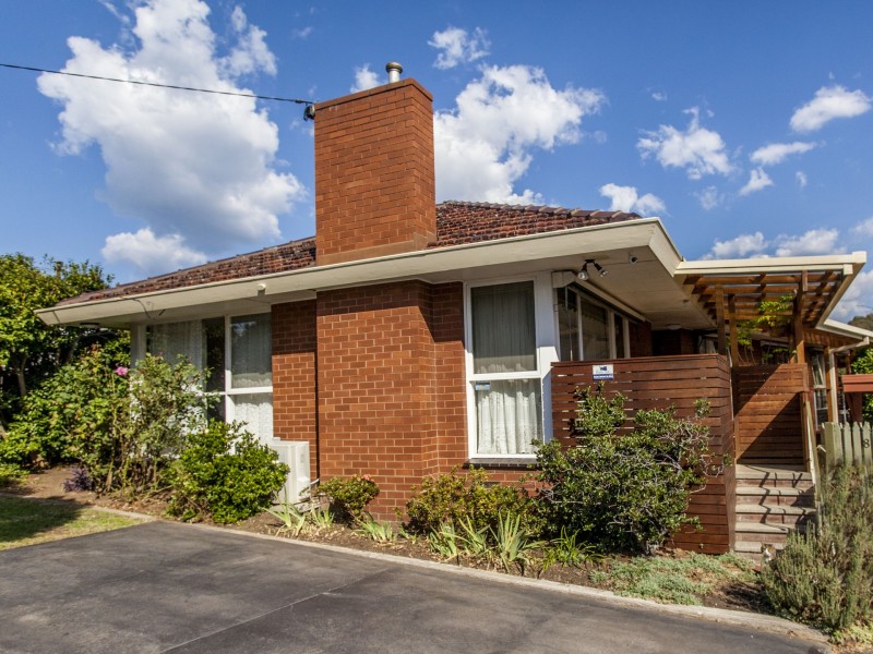 8 Old Kent Road, Mooroolbark VIC 3138