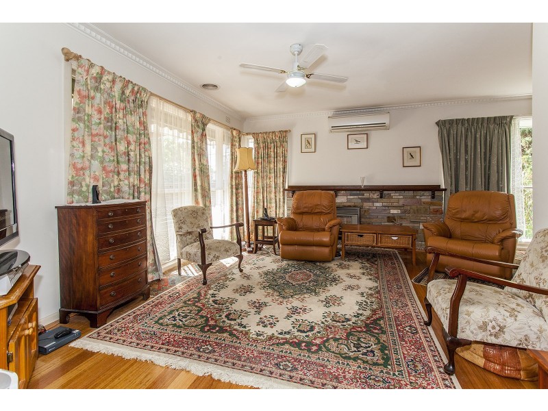 8 Old Kent Road, Mooroolbark VIC 3138