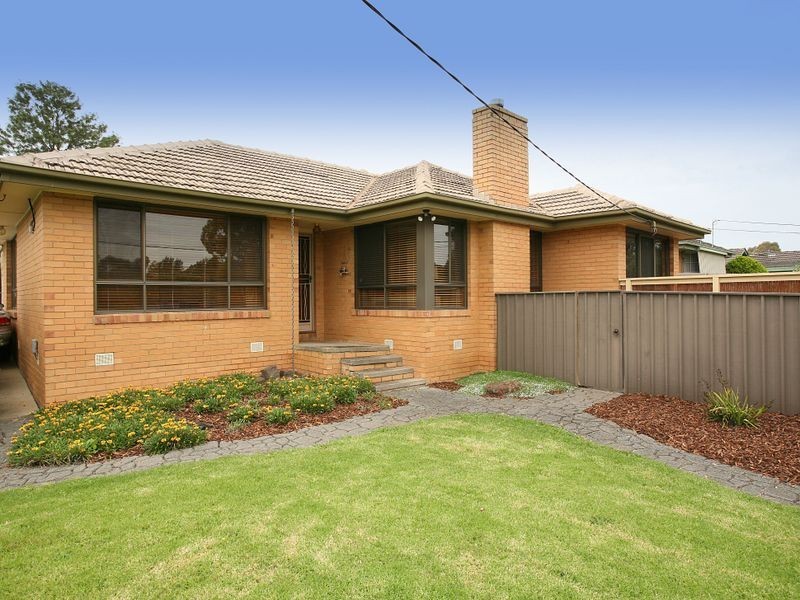 22 Esther Crescent, Mooroolbark VIC 3138