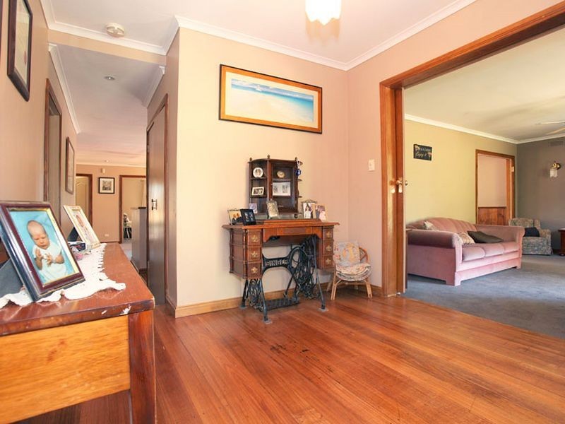 17 Alford Avenue, Mooroolbark VIC 3138