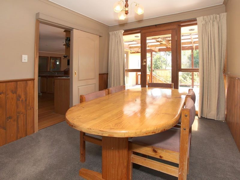 17 Alford Avenue, Mooroolbark VIC 3138