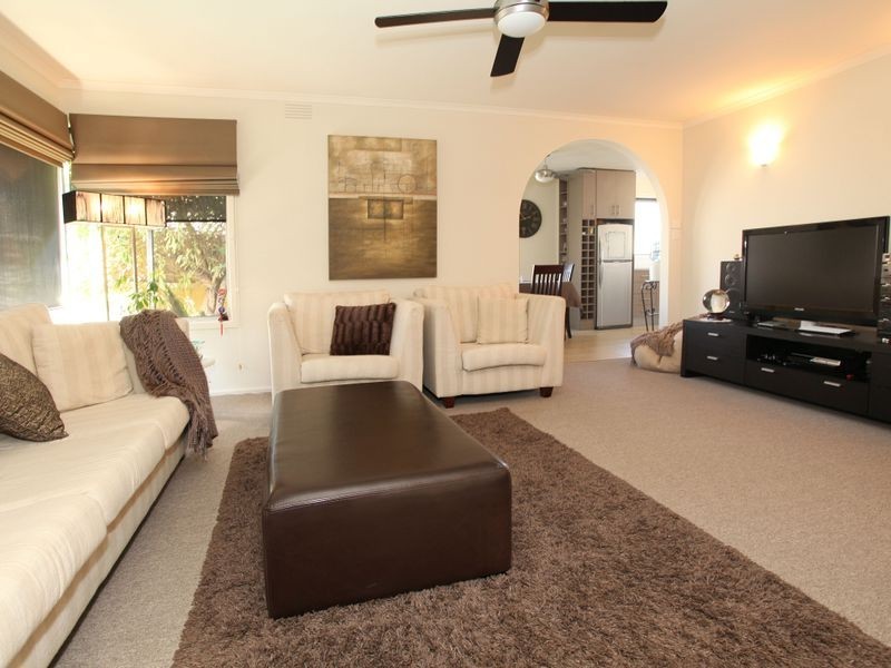 16 Russell Avenue, Mooroolbark VIC 3138