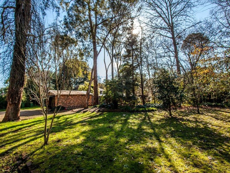 15 Pine Road, Mooroolbark VIC 3138