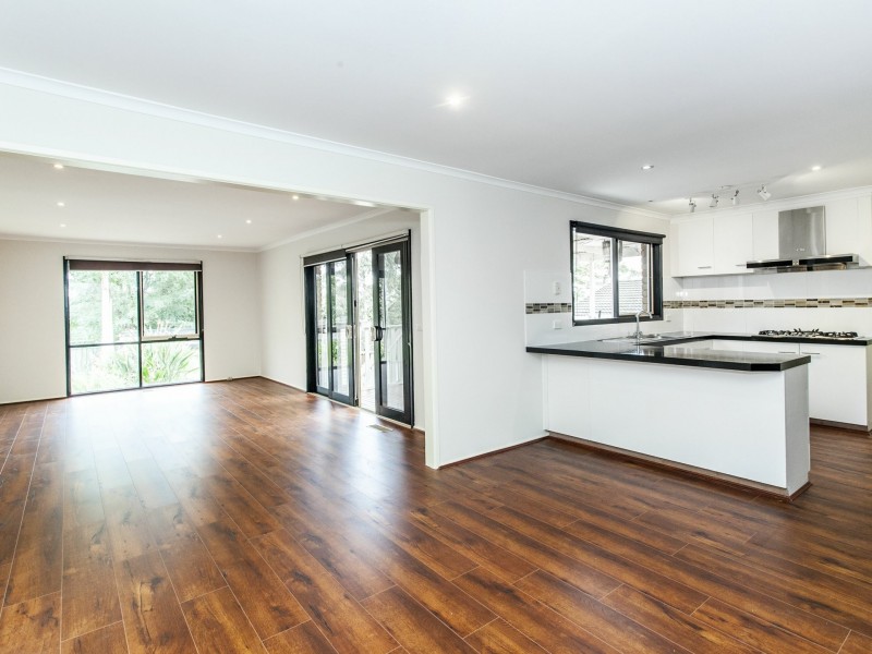 40 Kirkford Drive, Mooroolbark VIC 3138
