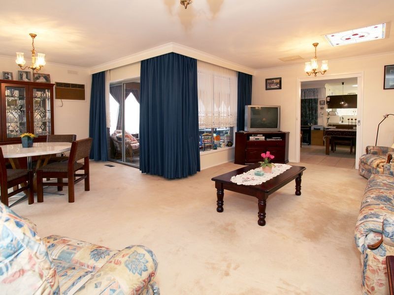 74 Diane Crescent, Croydon VIC 3136