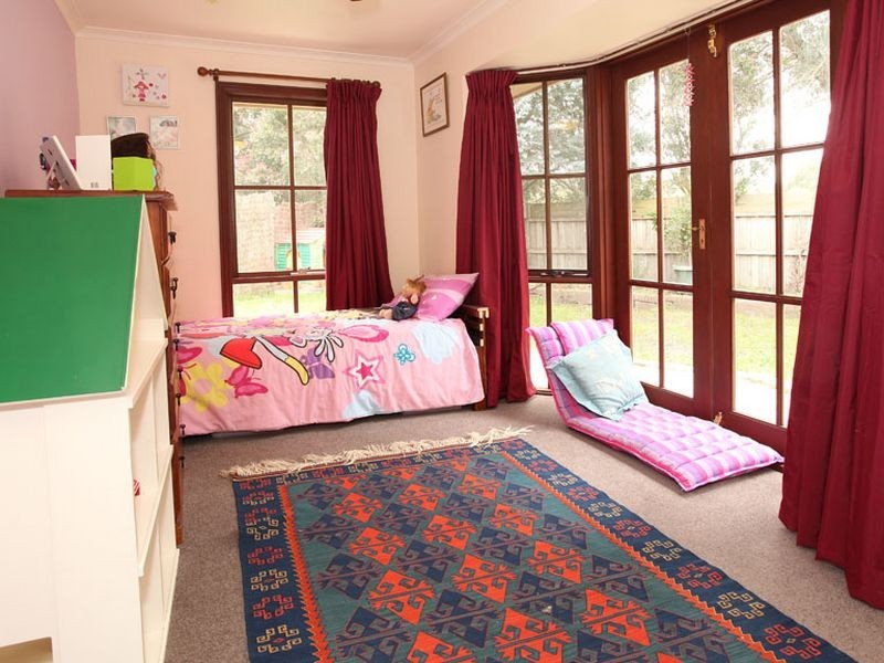 2 Blossom Walk, Croydon South VIC 3136