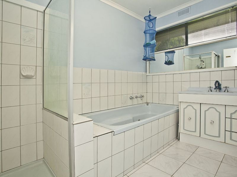 9 Dennis Street, Croydon VIC 3136