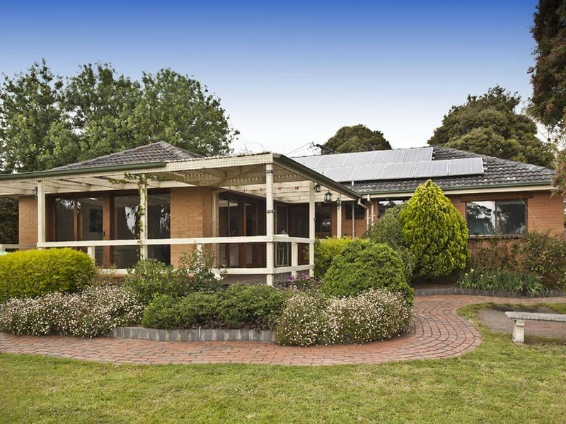 9 Dennis Street, Croydon VIC 3136