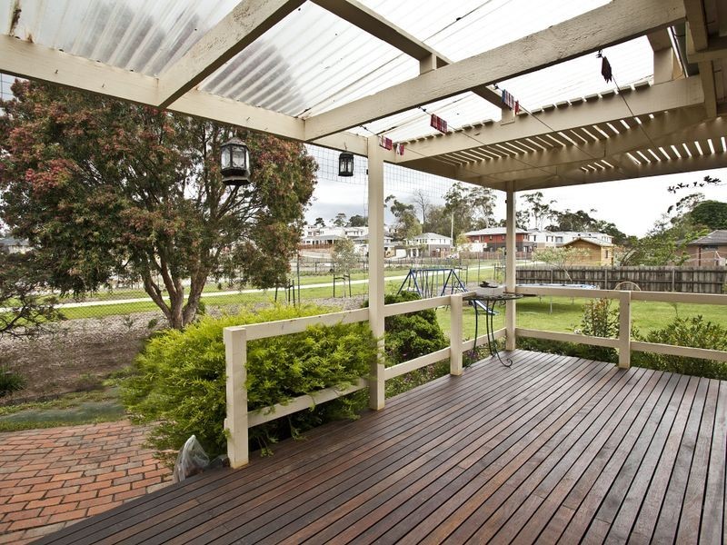 9 Dennis Street, Croydon VIC 3136