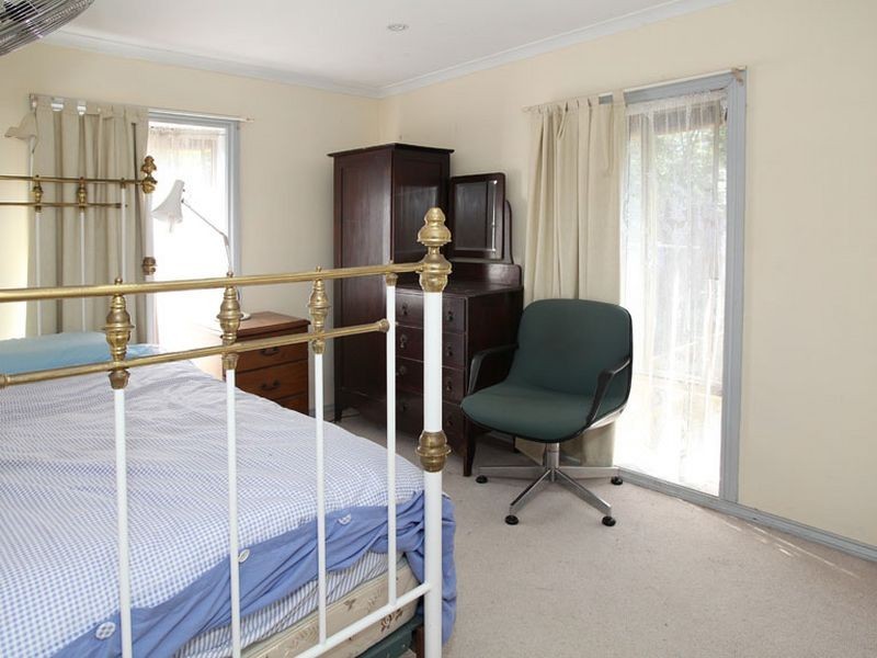 20 Lionel Crescent, Croydon VIC 3136