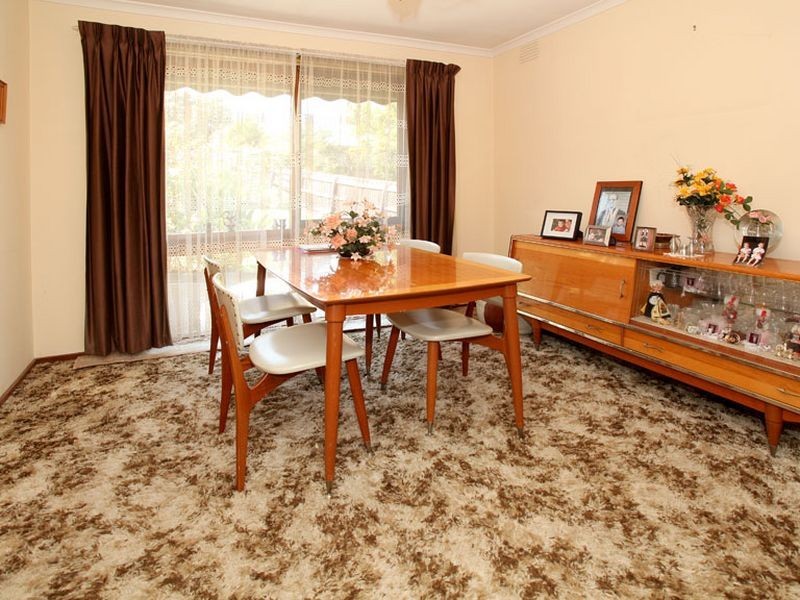 8 Edward Road, Chirnside Park VIC 3116