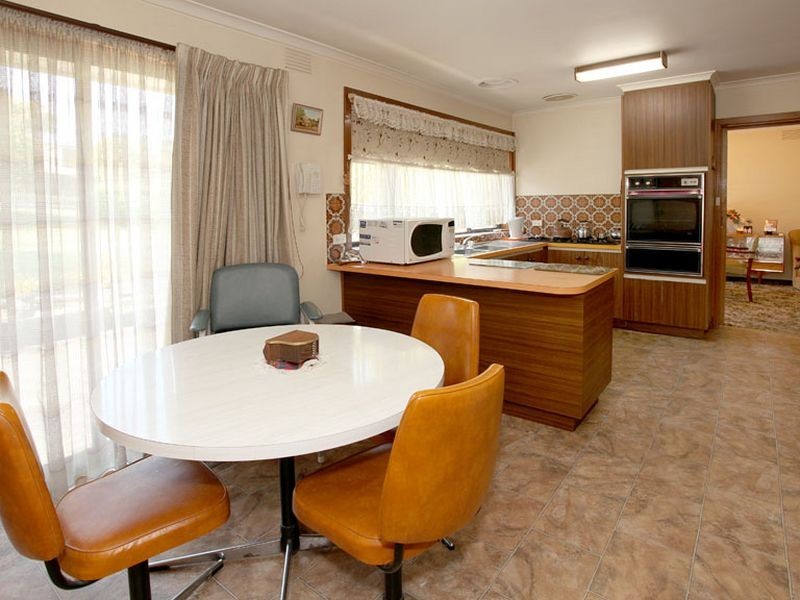 8 Edward Road, Chirnside Park VIC 3116