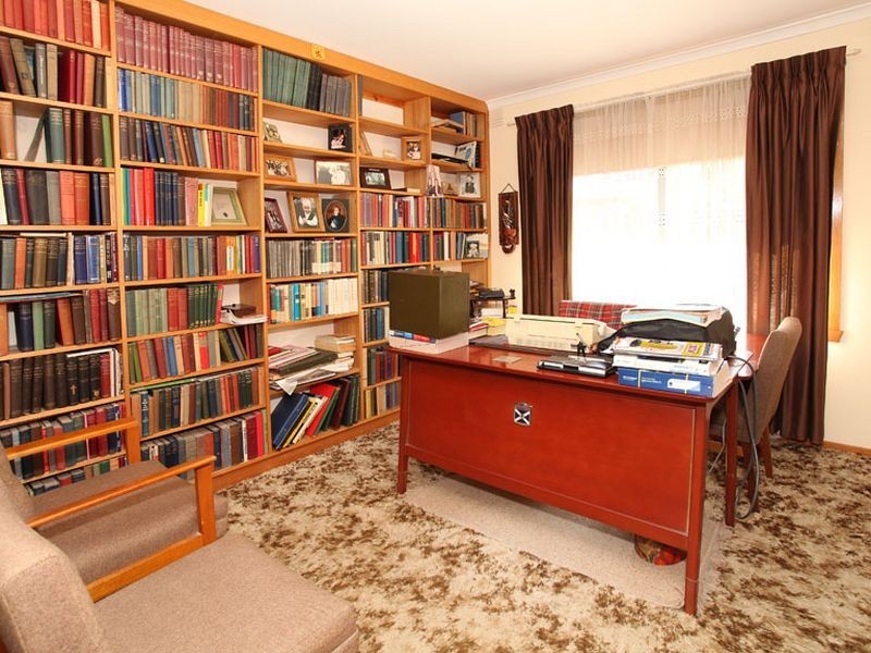 8 Edward Road, Chirnside Park VIC 3116