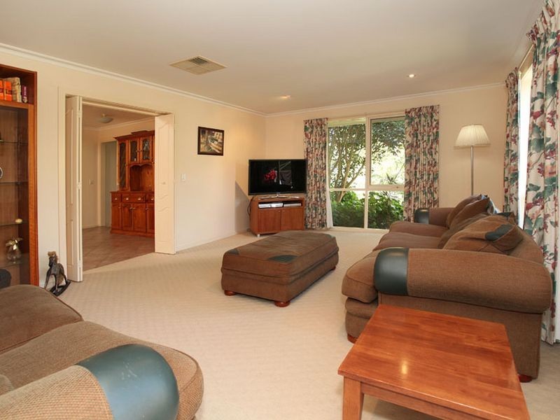 9 Honeysuckle Way, Chirnside Park VIC 3116