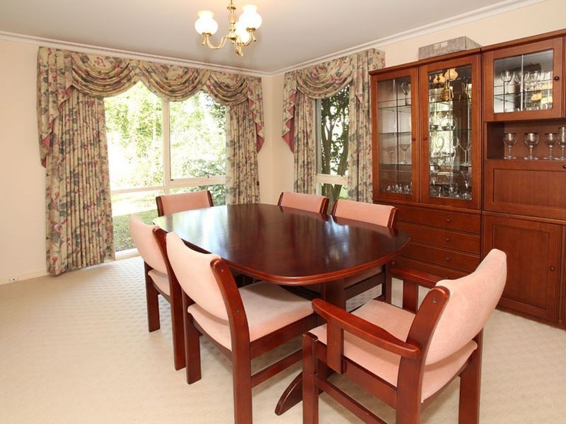 9 Honeysuckle Way, Chirnside Park VIC 3116