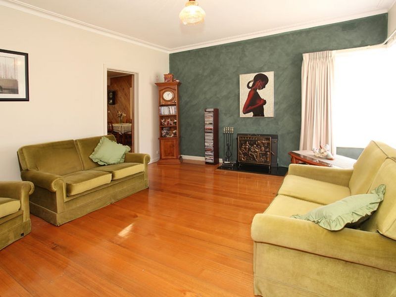 37 Boyana Crescent, Croydon VIC 3136