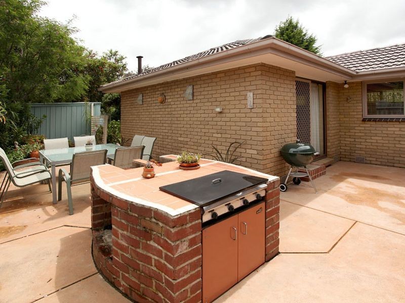 91 Sellick Drive, Croydon VIC 3136
