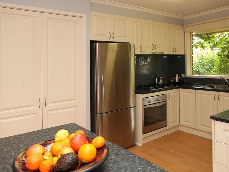 7 Bridle Path, Chirnside Park VIC 3116