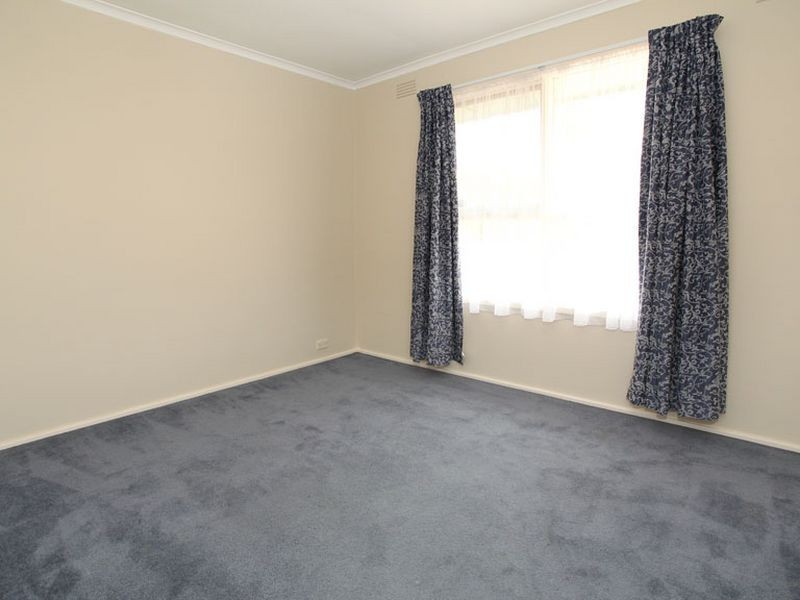 8 Masefield Avenue, Mooroolbark VIC 3138