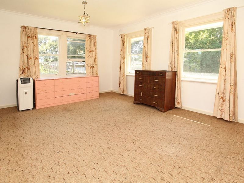 9 Reay Road, Mooroolbark VIC 3138