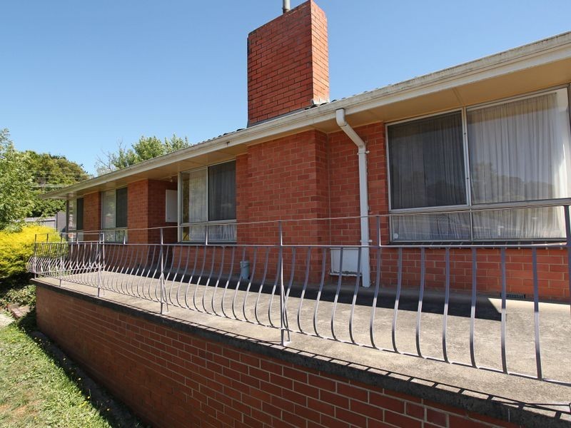 42 Felix Grove, Mooroolbark VIC 3138