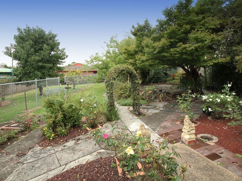 5 Bathurst Street, Mooroolbark VIC 3138