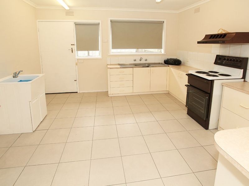 8/69 Hewish Road, Croydon VIC 3136