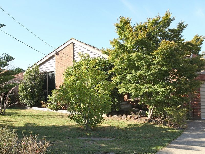 62 Barker Drive, Mooroolbark VIC 3138
