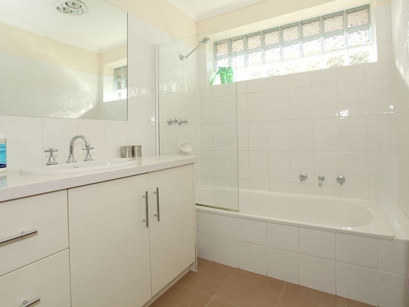 62 Barker Drive, Mooroolbark VIC 3138