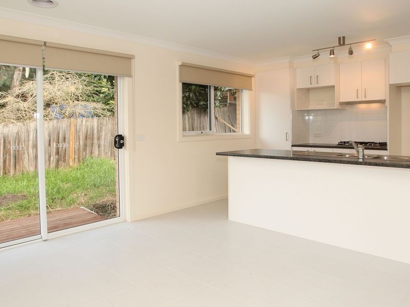 2/30 Terrigal Crescent, Kilsyth VIC 3137