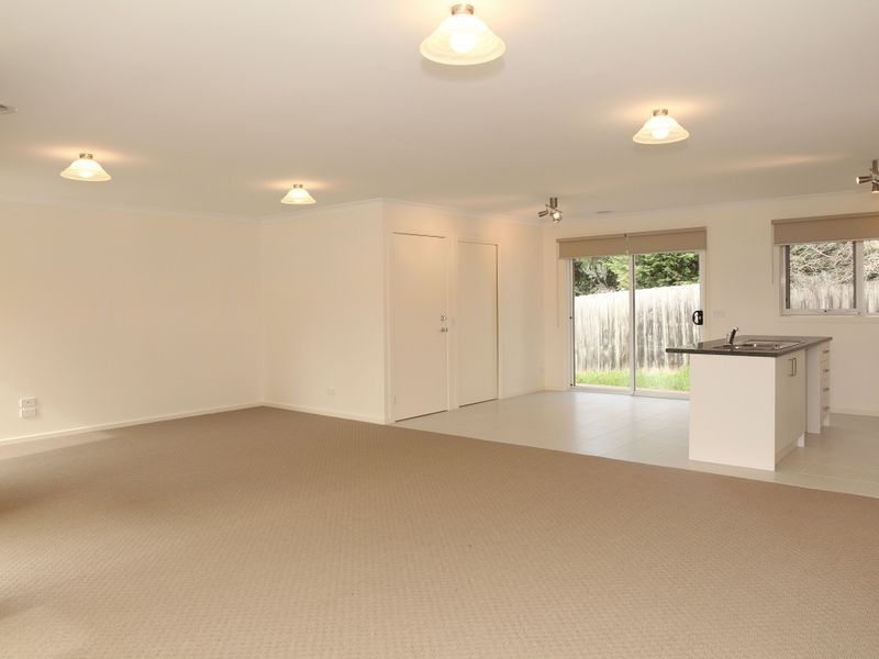 2/30 Terrigal Crescent, Kilsyth VIC 3137
