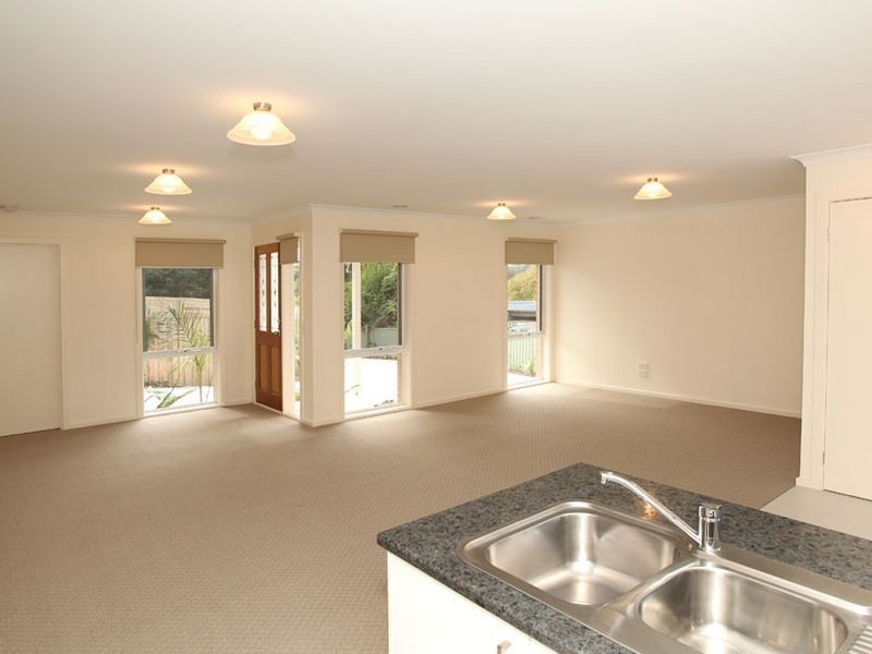 2/30 Terrigal Crescent, Kilsyth VIC 3137