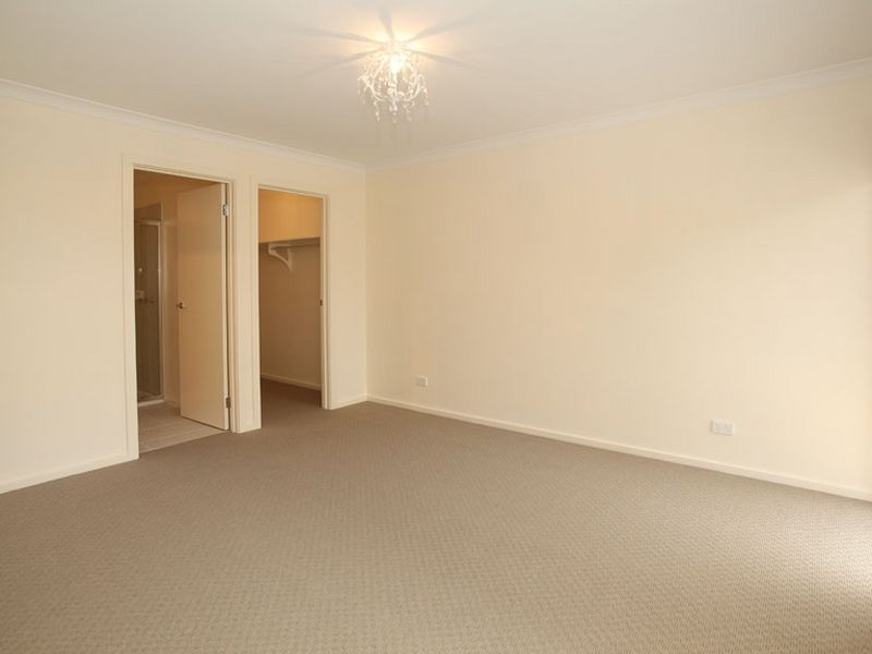 2/30 Terrigal Crescent, Kilsyth VIC 3137