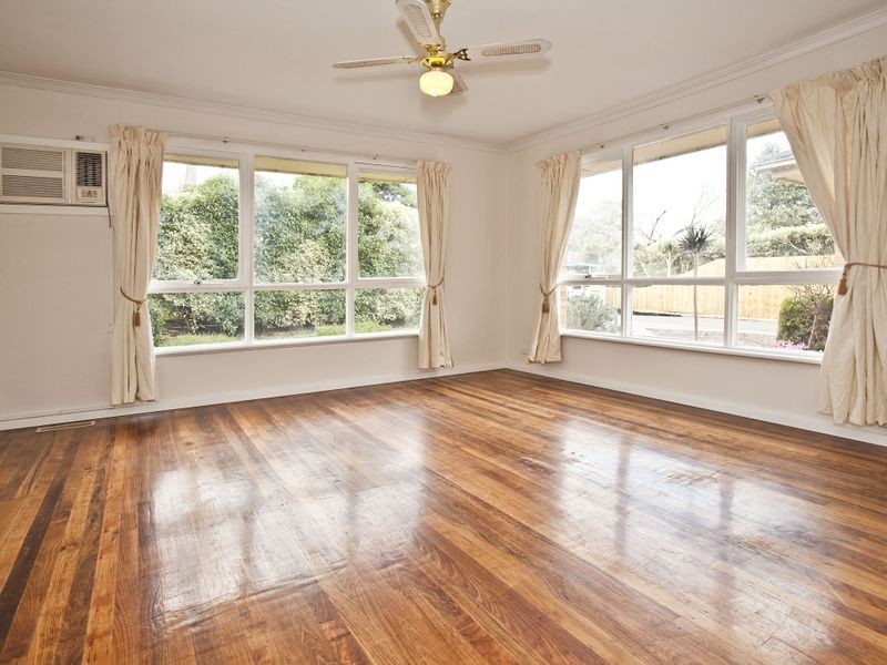 1/11 Esther Crescent, Mooroolbark VIC 3138