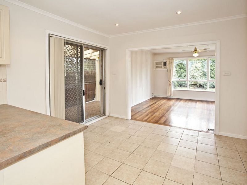 1/11 Esther Crescent, Mooroolbark VIC 3138