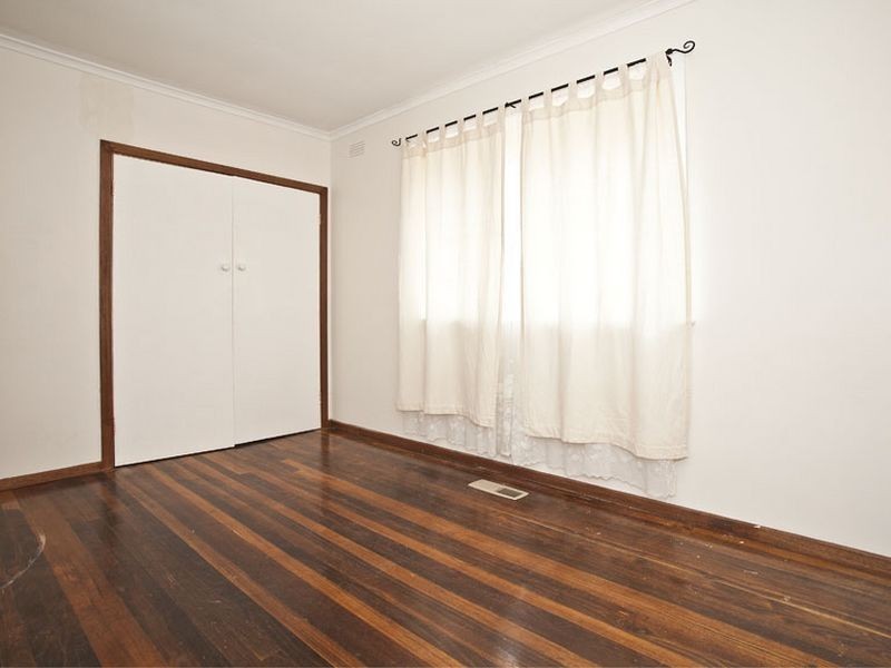 1/11 Esther Crescent, Mooroolbark VIC 3138