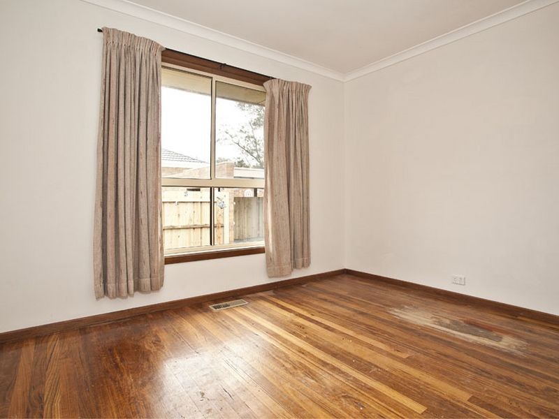 1/11 Esther Crescent, Mooroolbark VIC 3138