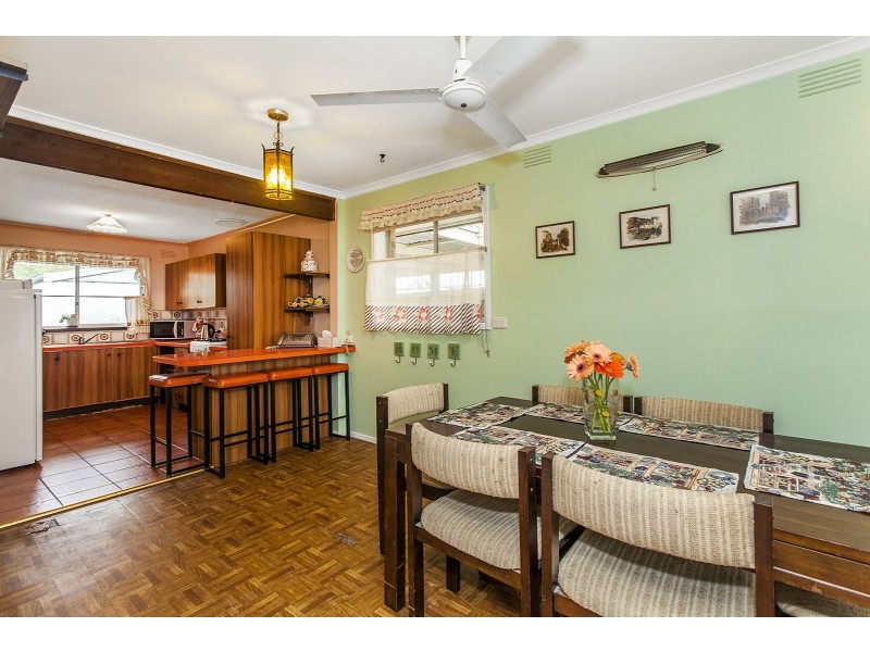 16 Winifred Road, Mooroolbark VIC 3138