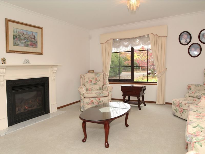 2 Henty Court, Mooroolbark VIC 3138