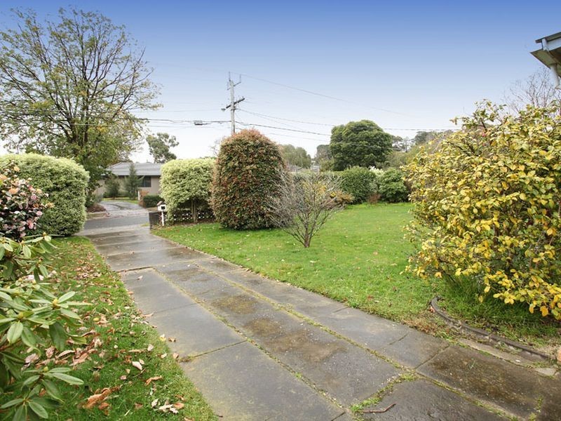 6 Gladys Grove, Croydon VIC 3136