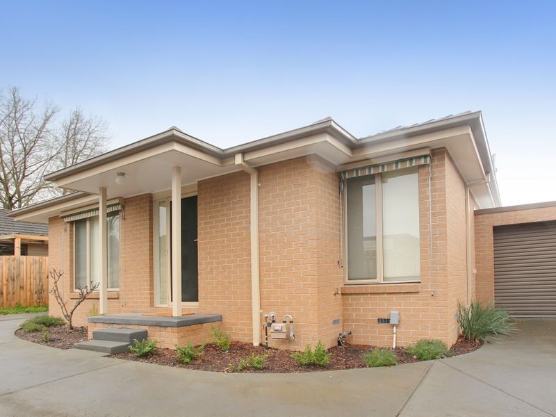 2/11 Andrew Street, Mooroolbark VIC 3138
