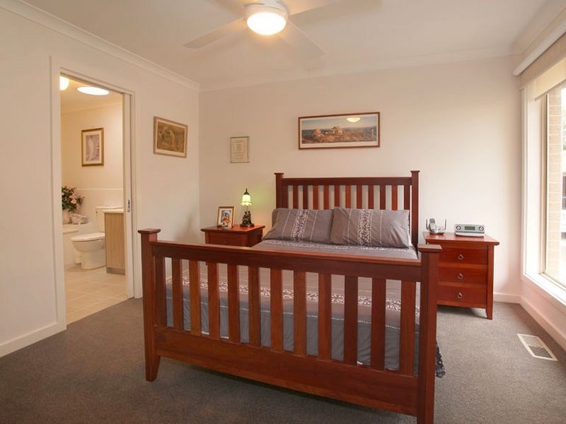 2/11 Andrew Street, Mooroolbark VIC 3138