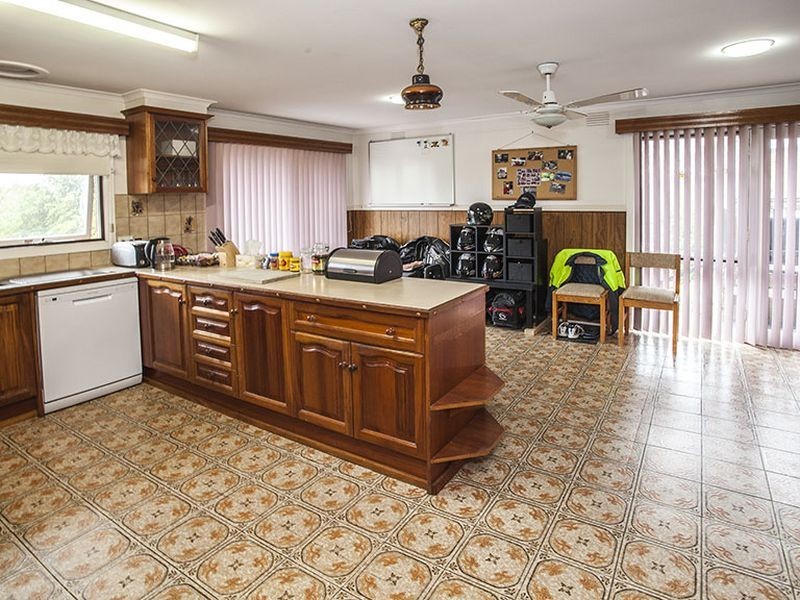 56 Victoria Road, Lilydale VIC 3140