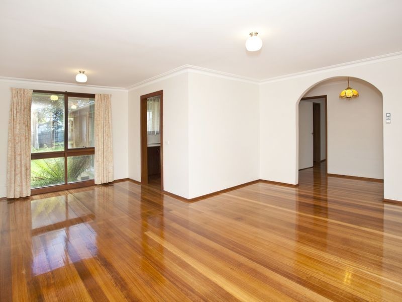 2 Fiona Court, Mooroolbark VIC 3138