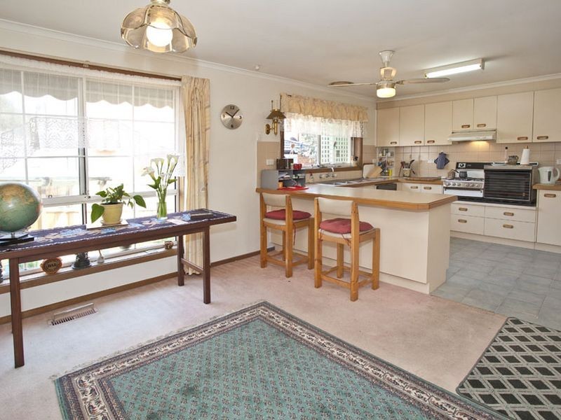 2/685 Whitehorse Road, Mitcham VIC 3132