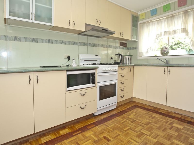 1/8 Croydondale Drive, Mooroolbark VIC 3138