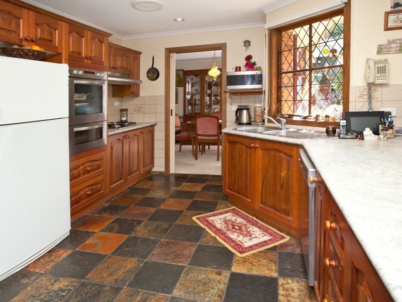111 Langdale Drive, Croydon Hills VIC 3136