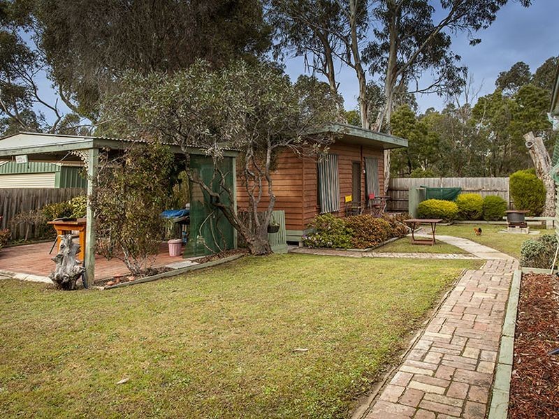 81 Esther Crescent, Mooroolbark VIC 3138