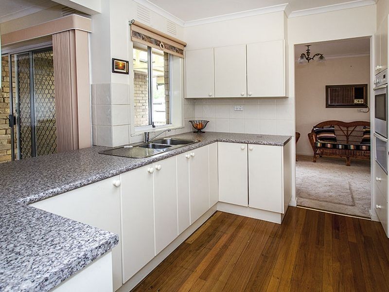 81 Esther Crescent, Mooroolbark VIC 3138